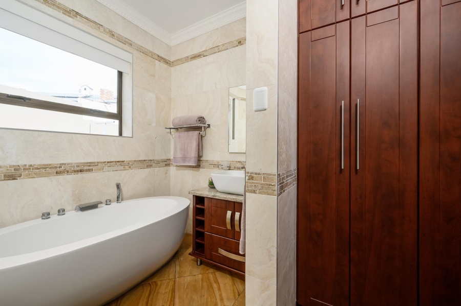 5 Bedroom Property for Sale in Mill Park Eastern Cape